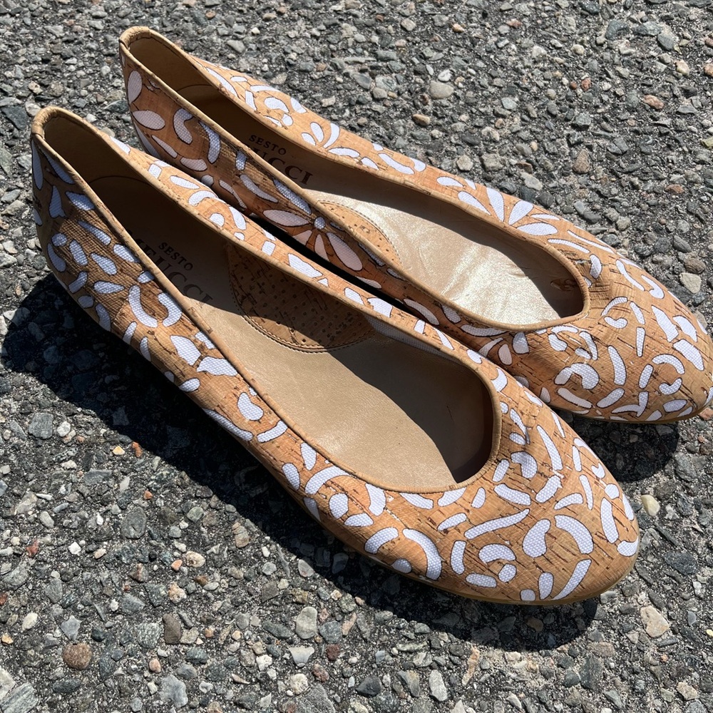 MEUCCI ITALIAN CORK FLATS, rubber soles in great condition , sz 10M